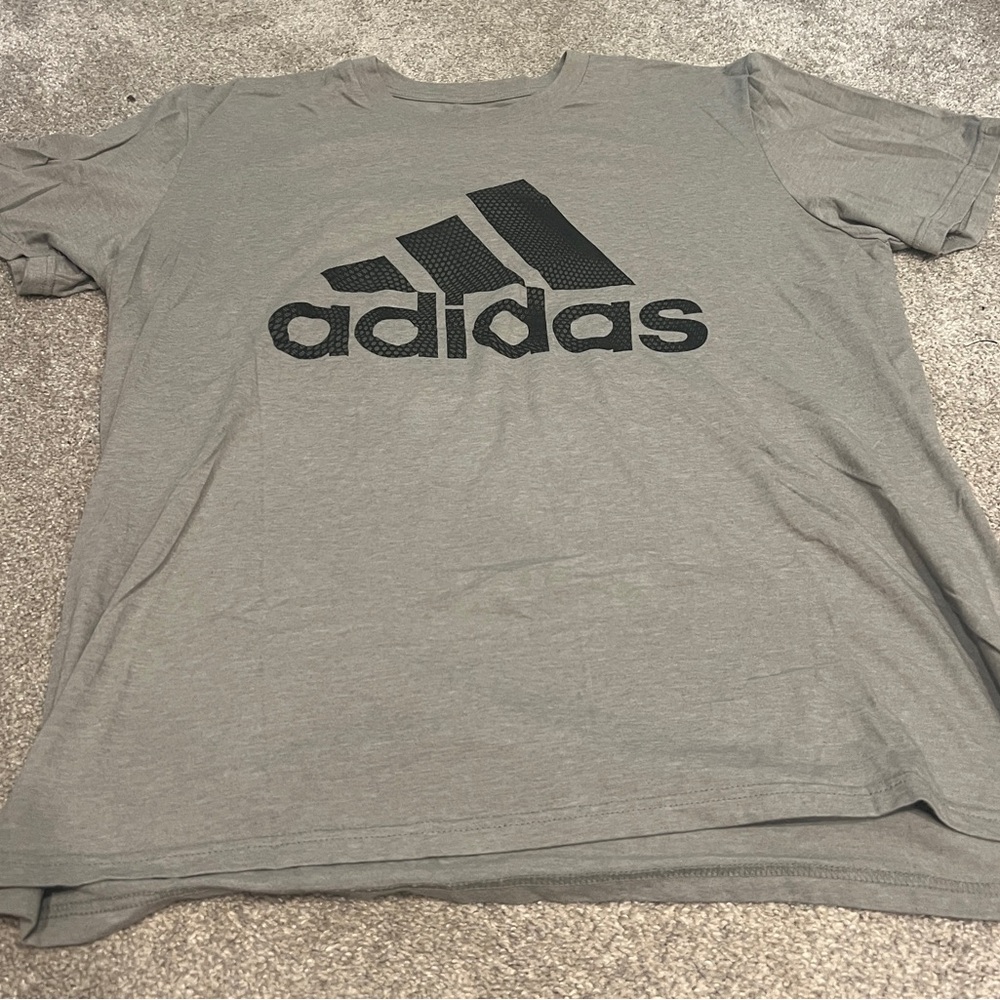 Adidas t-shirt